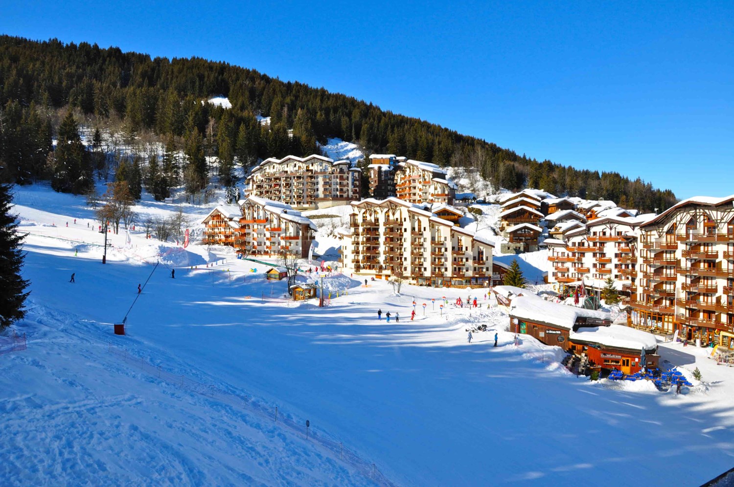 Commercial premises on the ski front