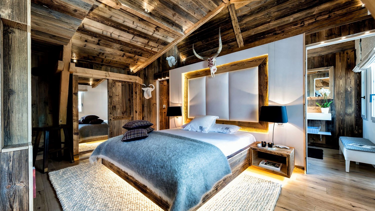 Exceptional contemporary chalet in the heart of the village of Megève