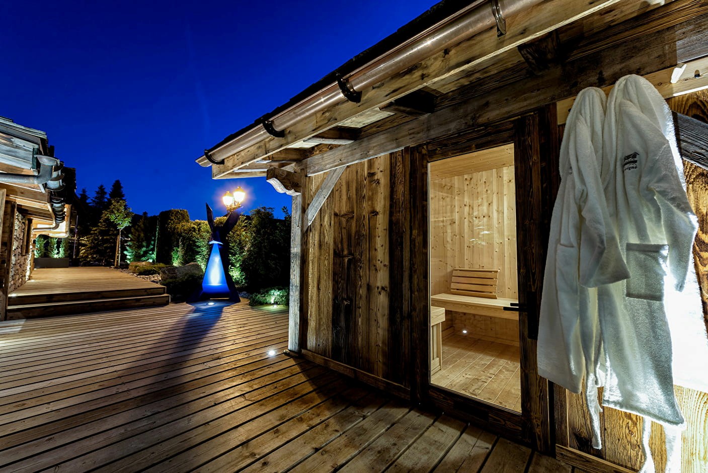 Exceptional contemporary chalet in the heart of the village of Megève