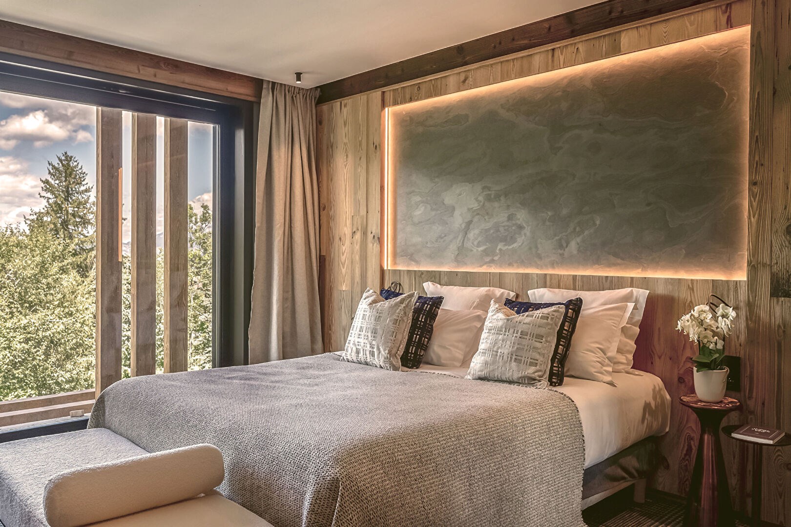 Appartement lumineux aux suites raffinées