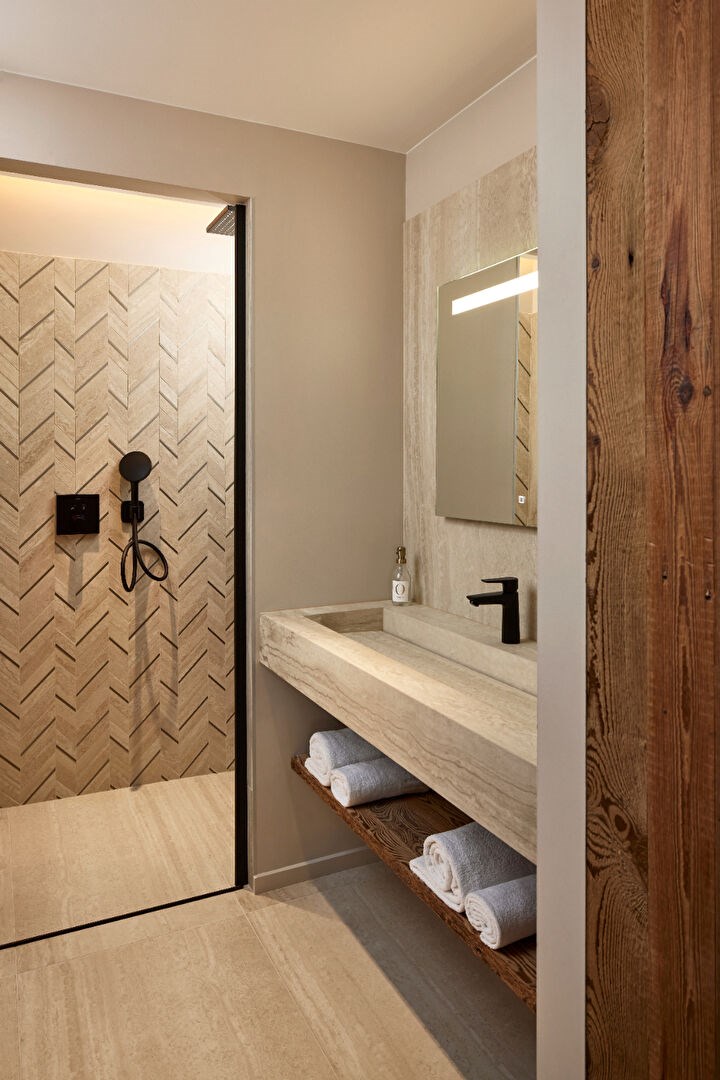 Appartement lumineux aux suites raffinées