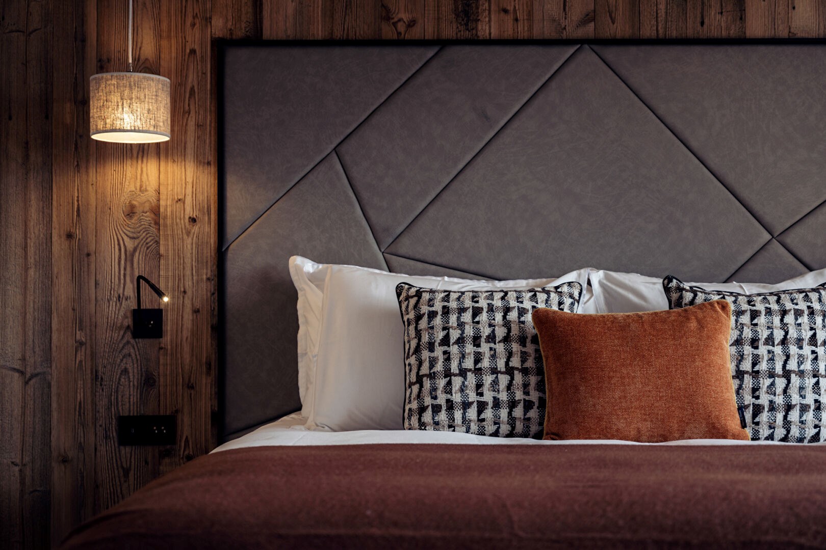 SUR LES HAUTEURS - REGARD OUVERT SUR LA MONTAGNE