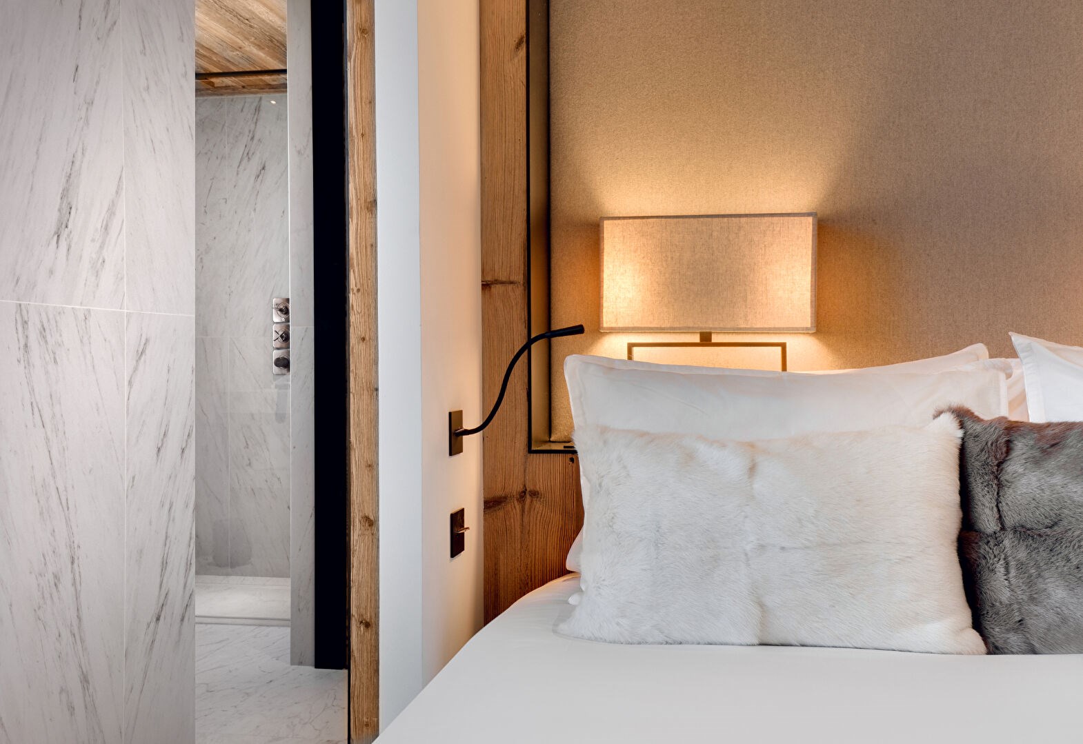 SKIS AUX PIEDS - APPARTEMENT AVEC TERRASSE PANORAMIQUE