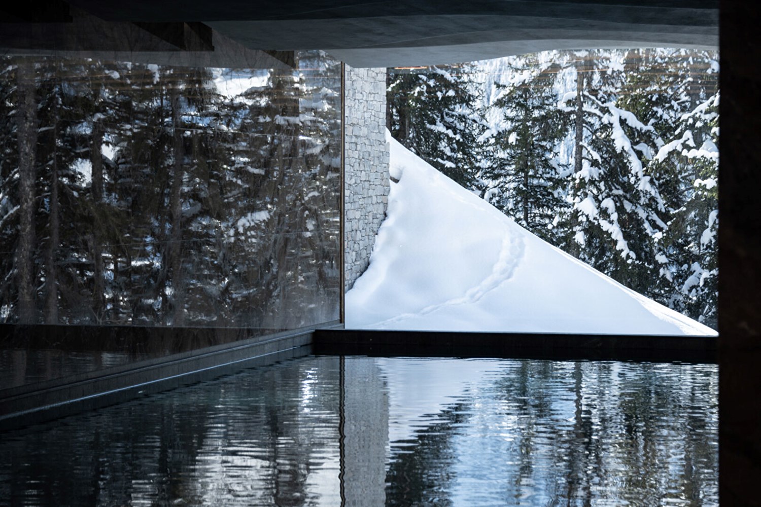 MERIBEL - YOUR CHALET ON THE SLOPES