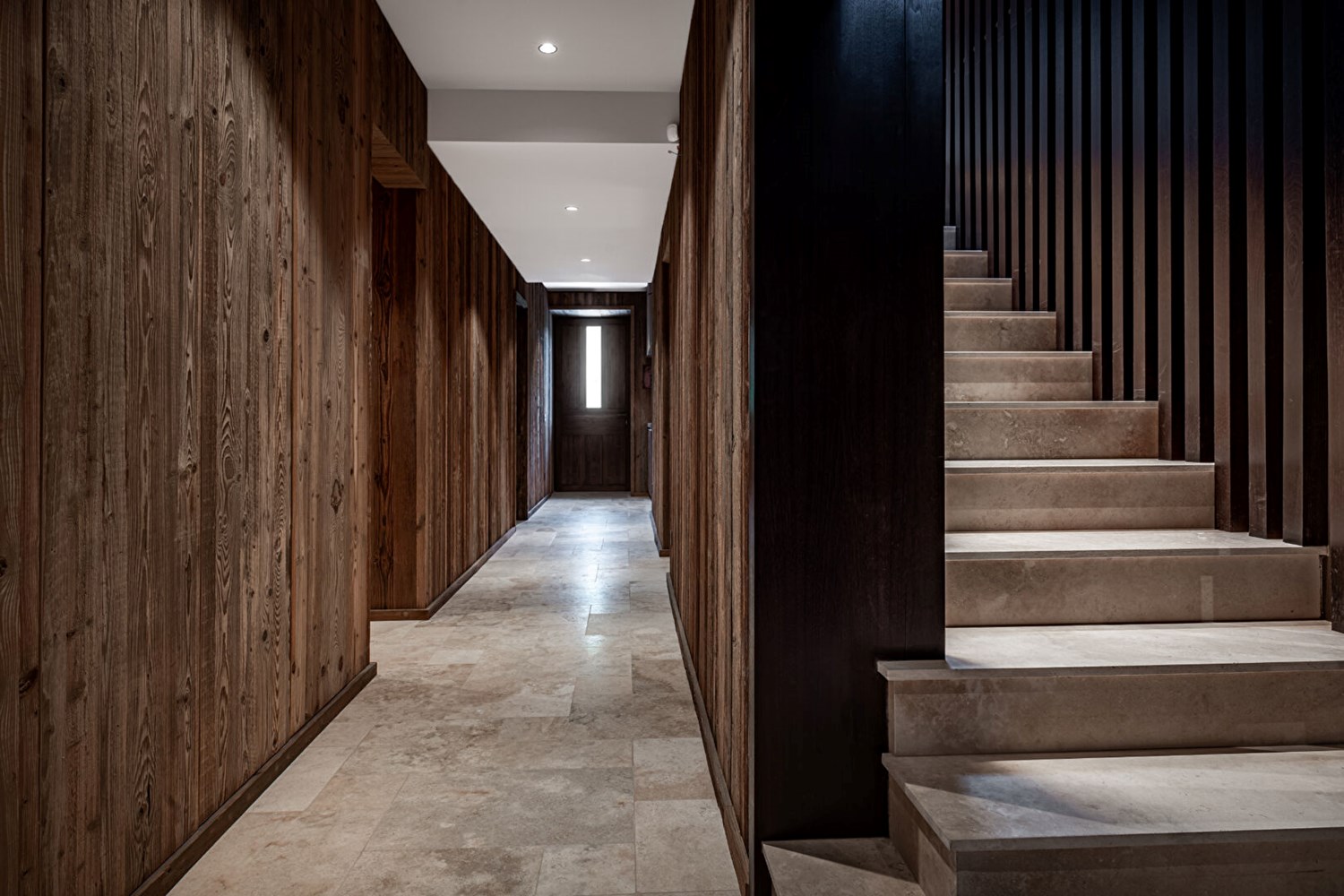 Chef-d'oeuvre Architectural aux Confins des Sommets