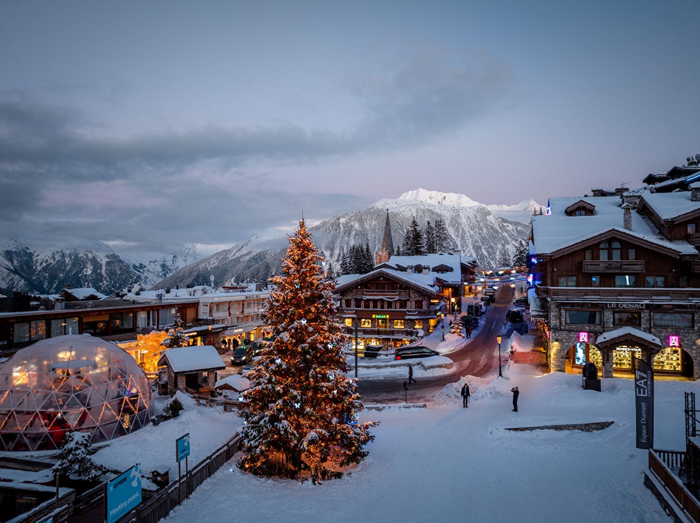 Une vitrine en première ligne à Courchevel 1850