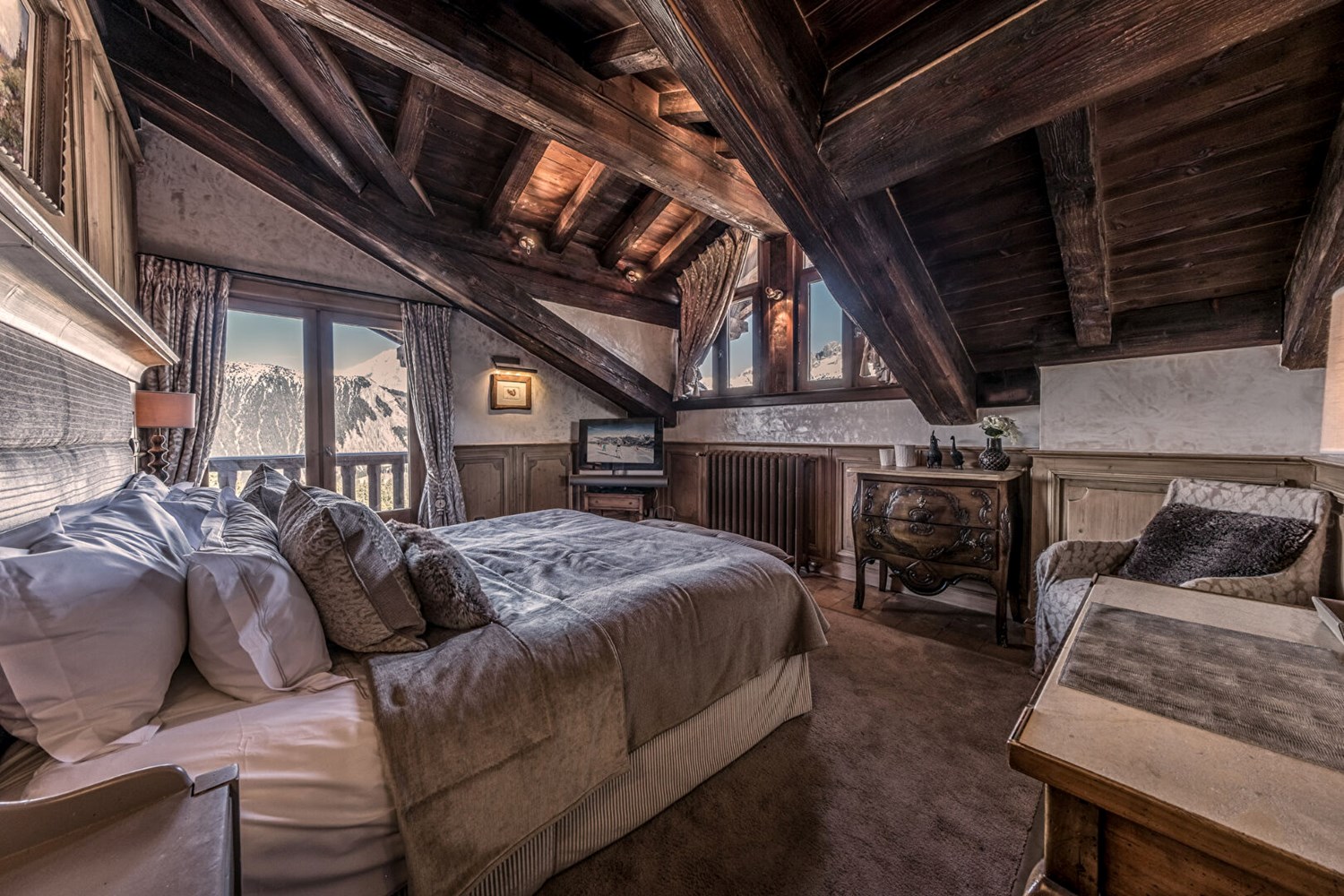 Family chalet 30 meters from the ski slopes
