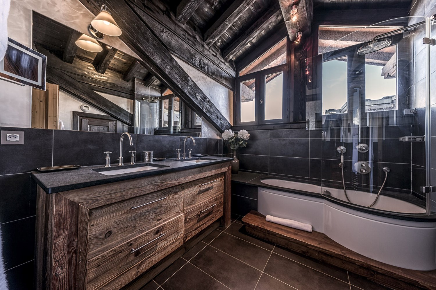 Family chalet 30 meters from the ski slopes