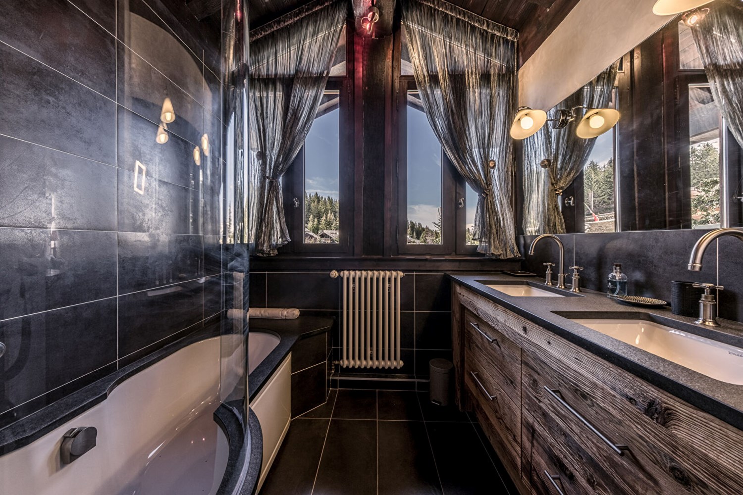 Family chalet 30 meters from the ski slopes