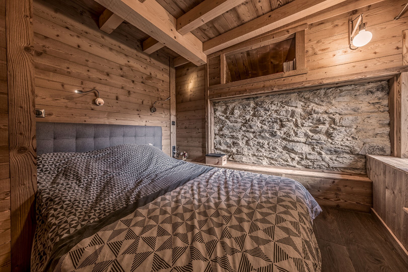 MÉRIBEL, MONTAGNETTE RÉNOVÉE, EN PLEINE NATURE