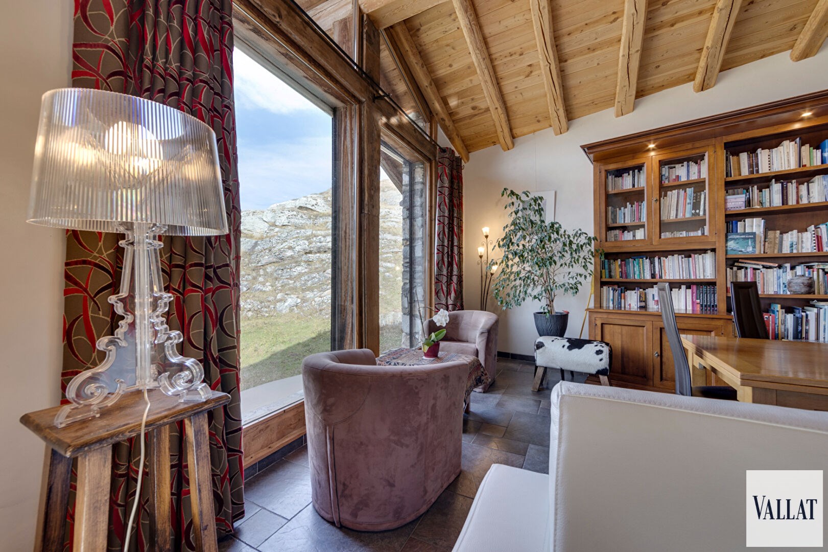 CHALET 5 bedrooms+ terrace between Val d'Isère and Tignes