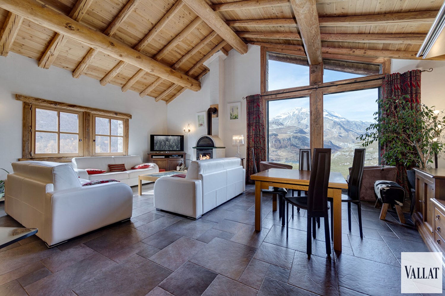 CHALET 5 bedrooms+ terrace between Val d'Isère and Tignes