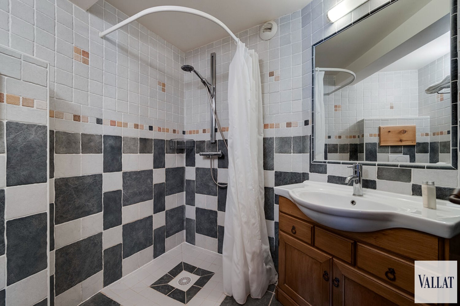 CHALET 5 bedrooms+ terrace between Val d'Isère and Tignes