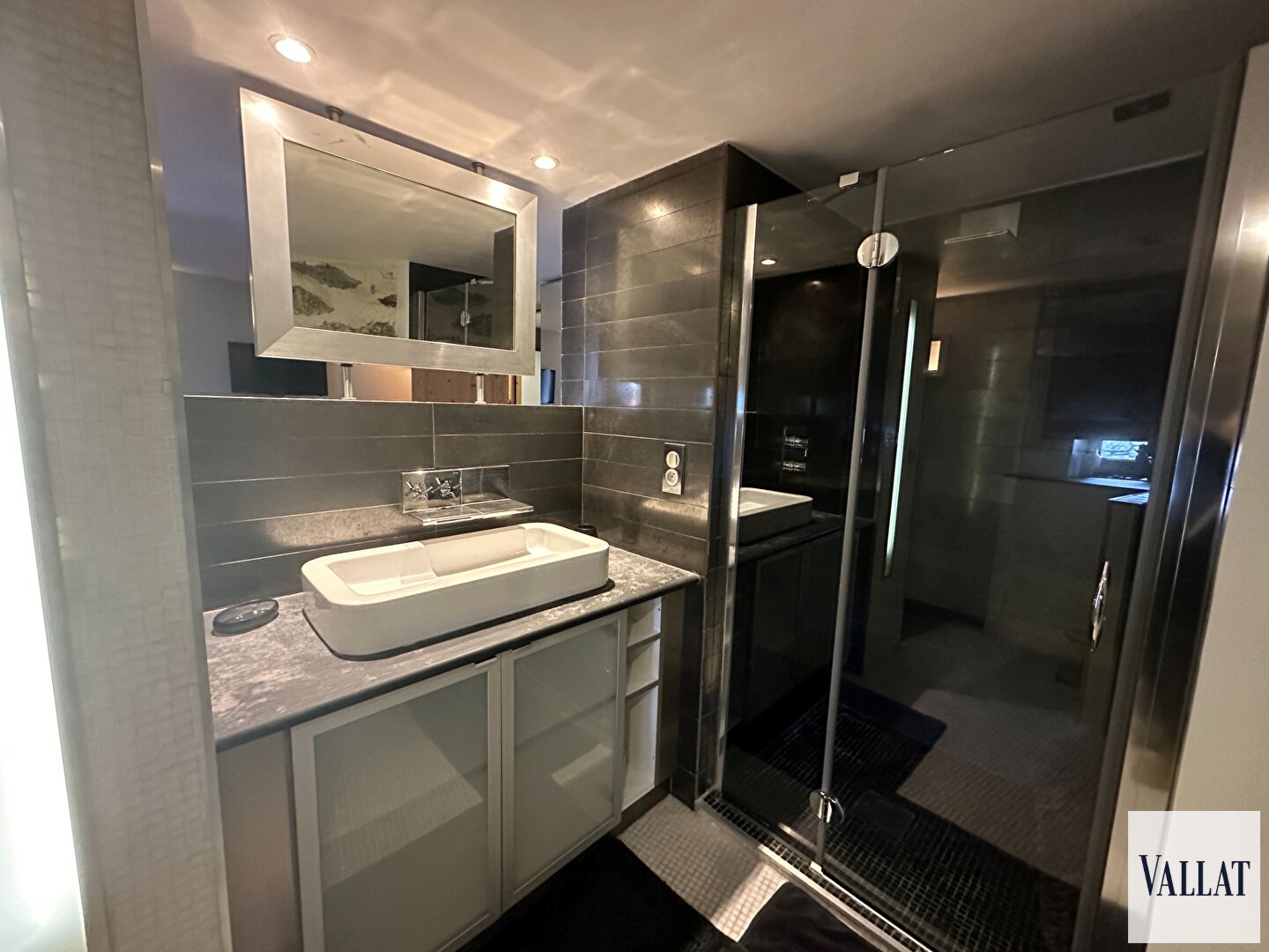 Chalet 5 bedrooms 150 sqm between Tignes and Val d'Isère