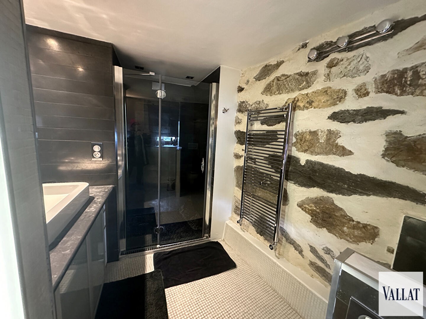 Chalet 5 bedrooms 150 sqm between Tignes and Val d'Isère