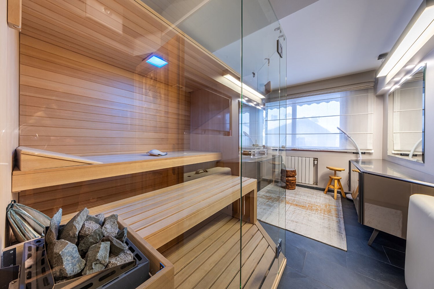 Top-floor ski-in/ski-out apartment