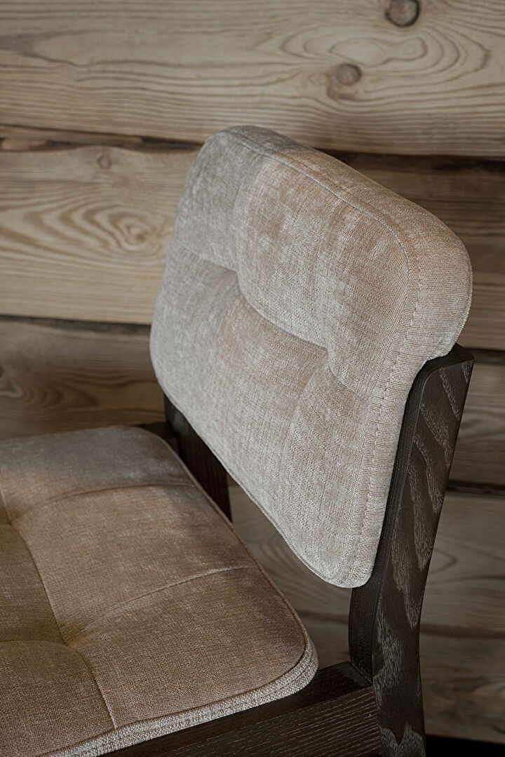 Apartment by the water