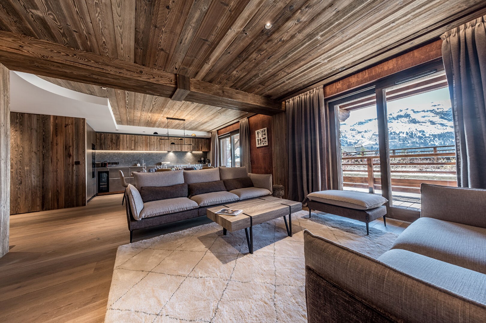 ROND-POINT DES PISTES, APPARTEMENT SKIS AUX PIEDS