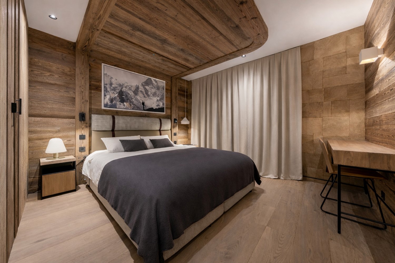 MERIBEL - EXCEPTIONAL SKI-IN/SKI-OUT APARTMENT