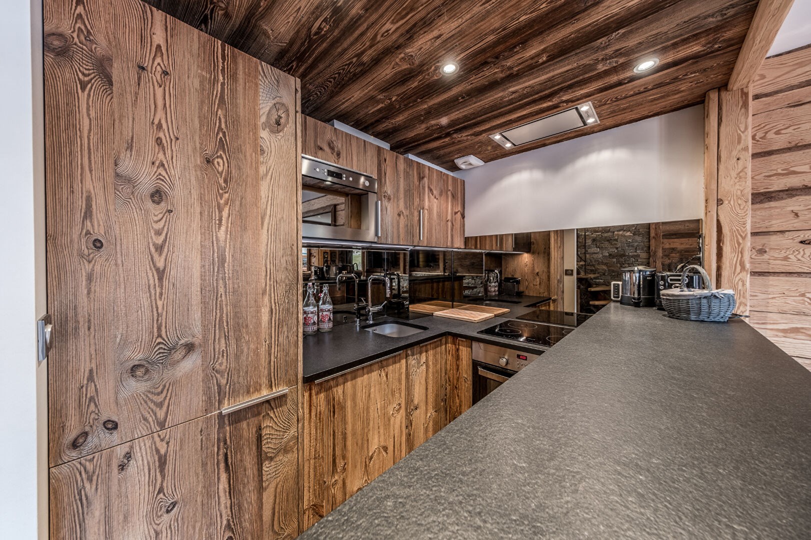 MÉRIBEL - DUPLEX RÉNOVÉ AU COEUR DE LA STATION