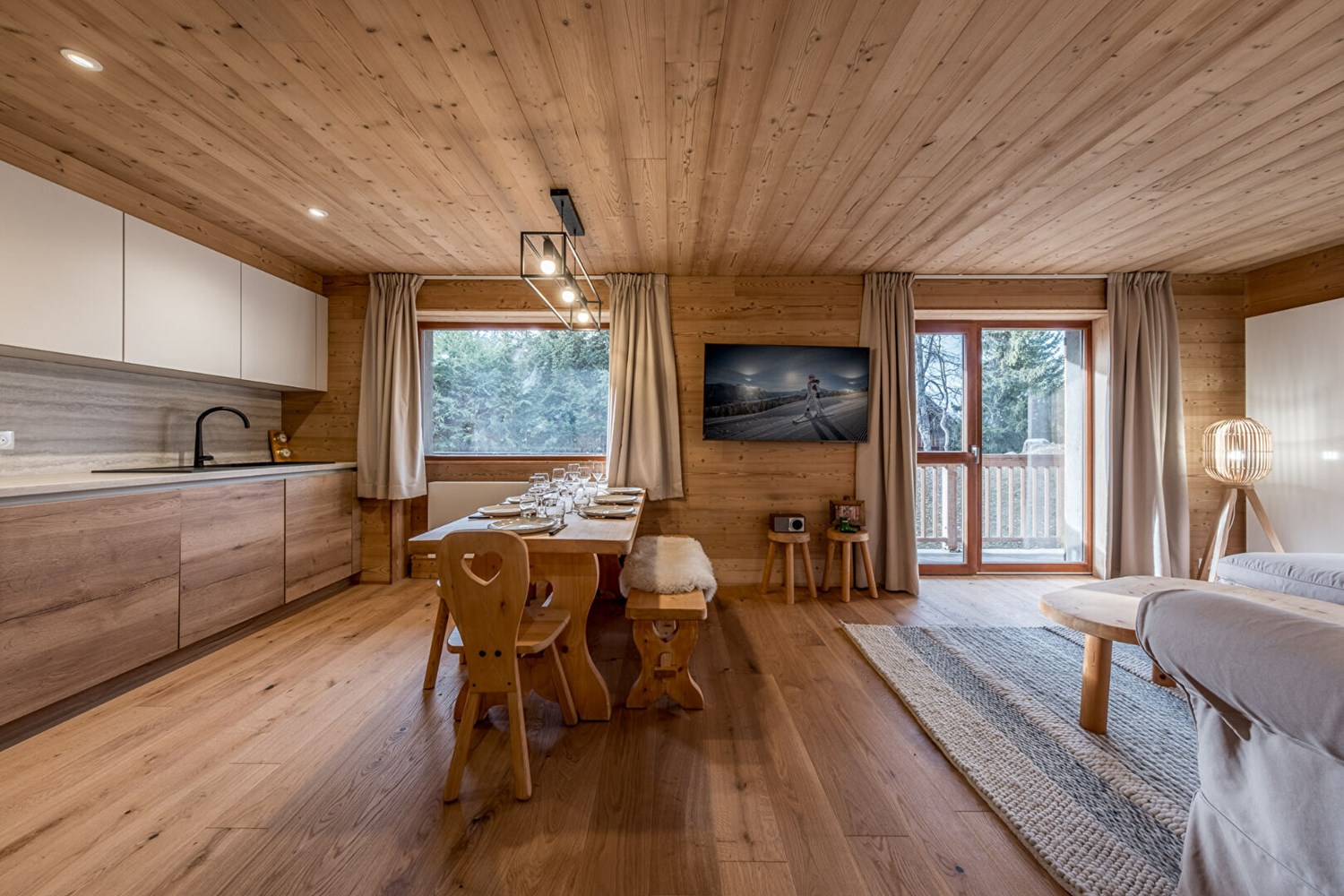 MERIBEL - EXCLUSIVE - EXTREMELY RARE ON THE CHALET ROUTE