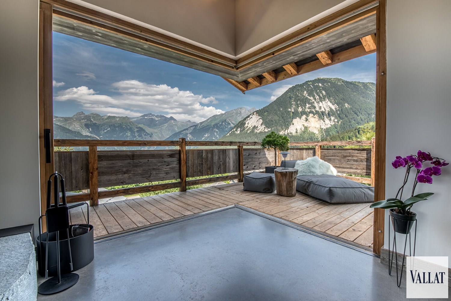 Panorama alpin et art de vivre dans ce chalet d'architecte à Courchevel Village