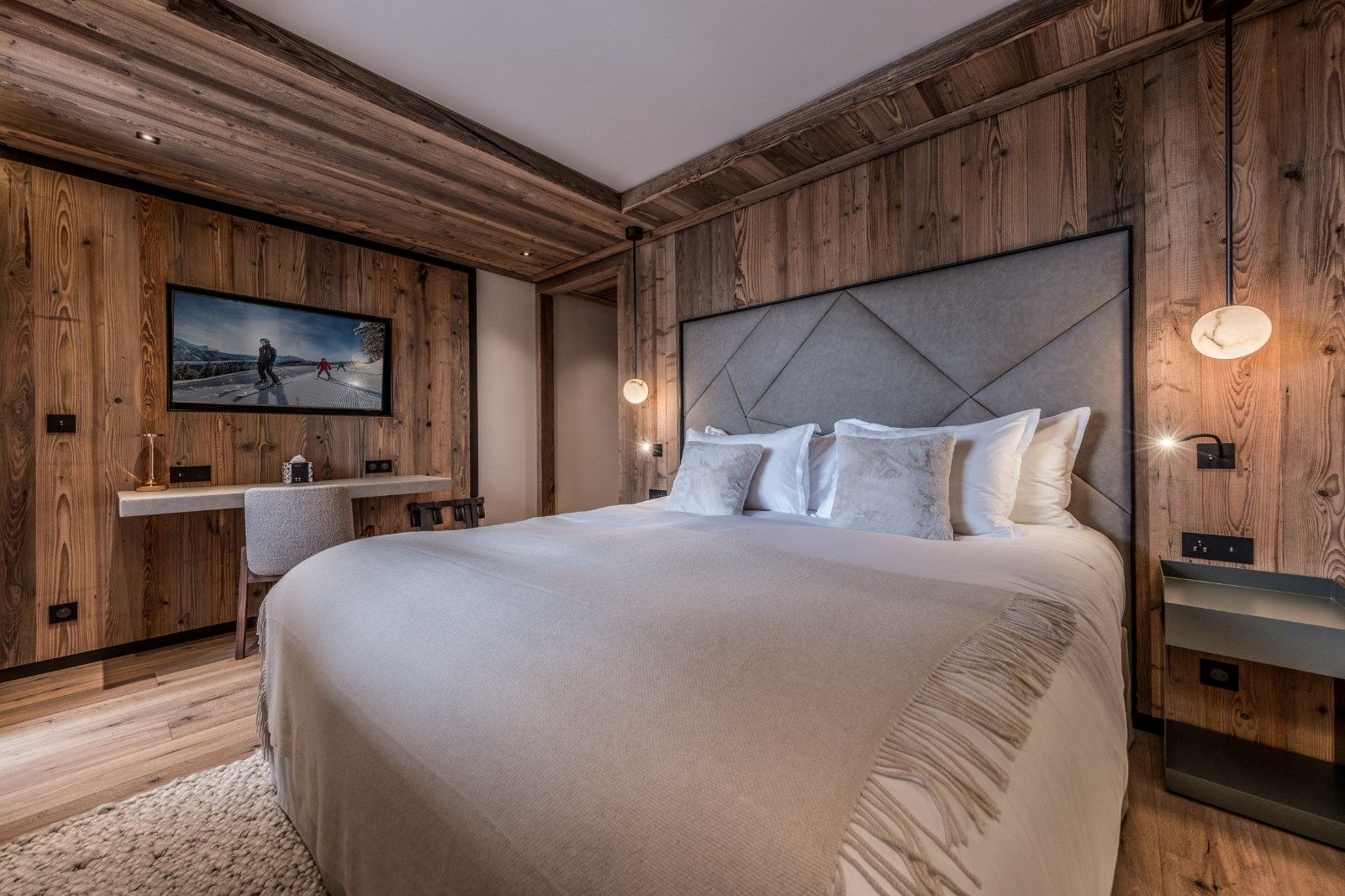 BELVÉDÈRE, APPARTEMENT SKIS AUX PIEDS, LIGNES CONTEMPORAINES