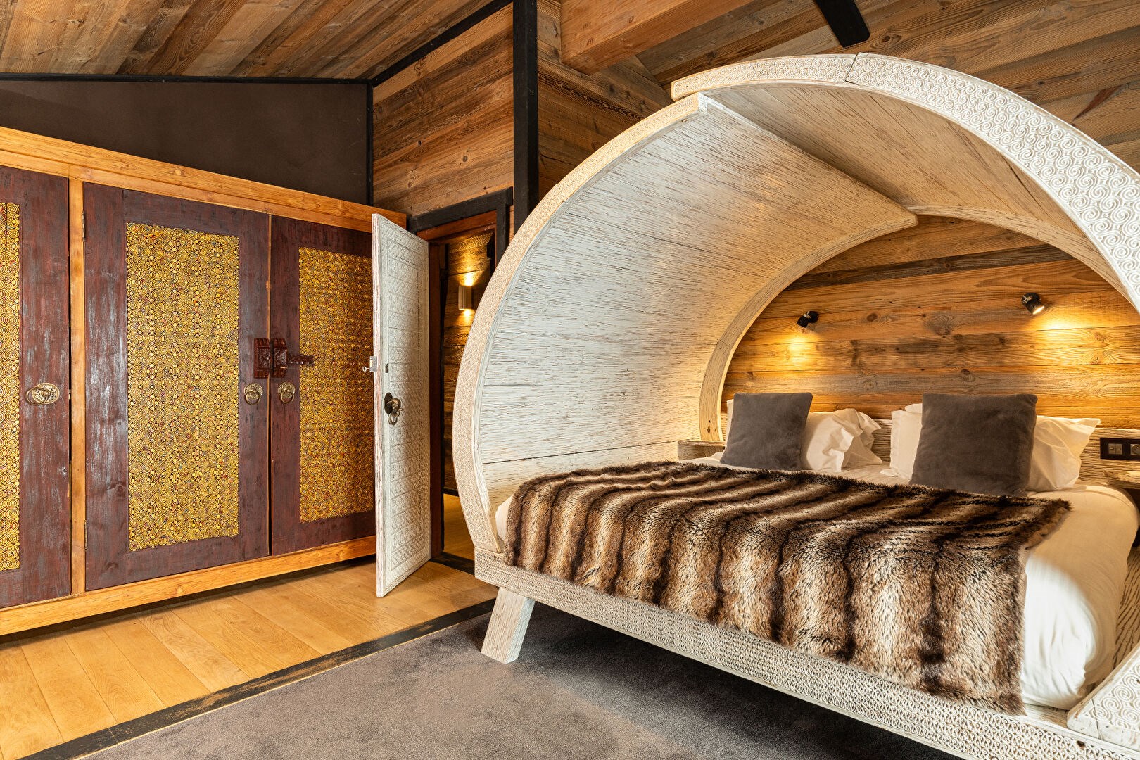 An alpine interlude with Balinese influences