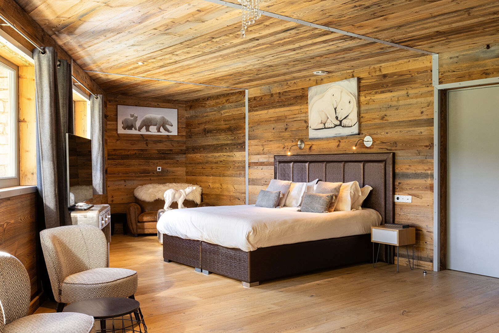 Un duo de chalets à l'écriture aéronautique