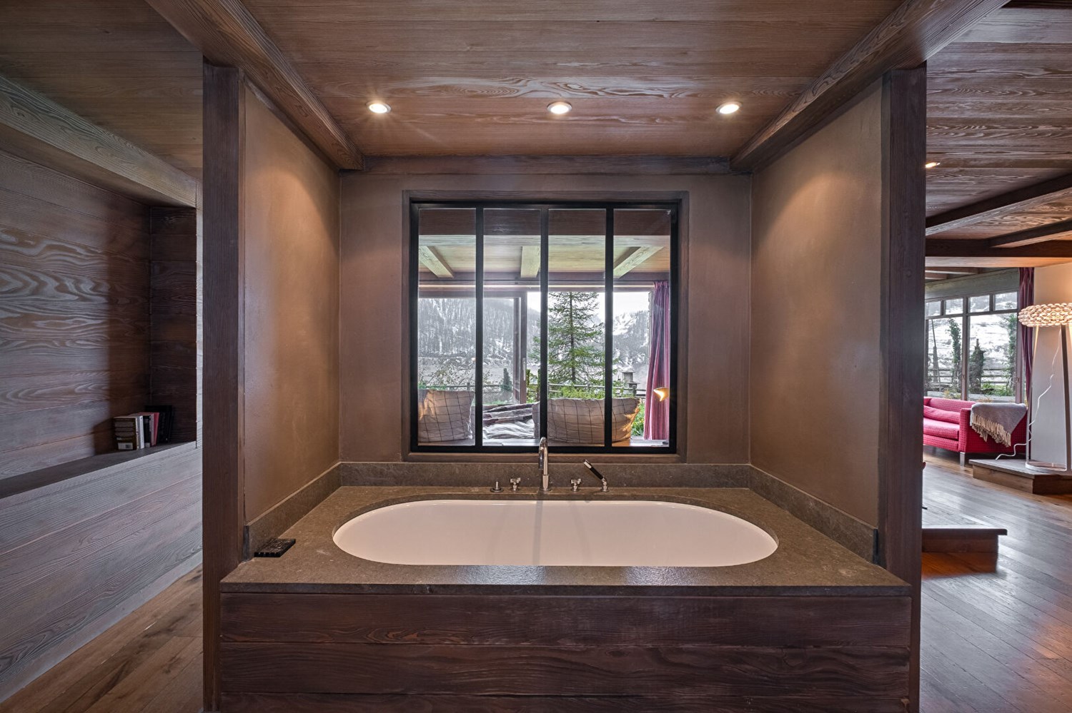 Exceptional Chalet with Panoramic Views over Lake Chevril