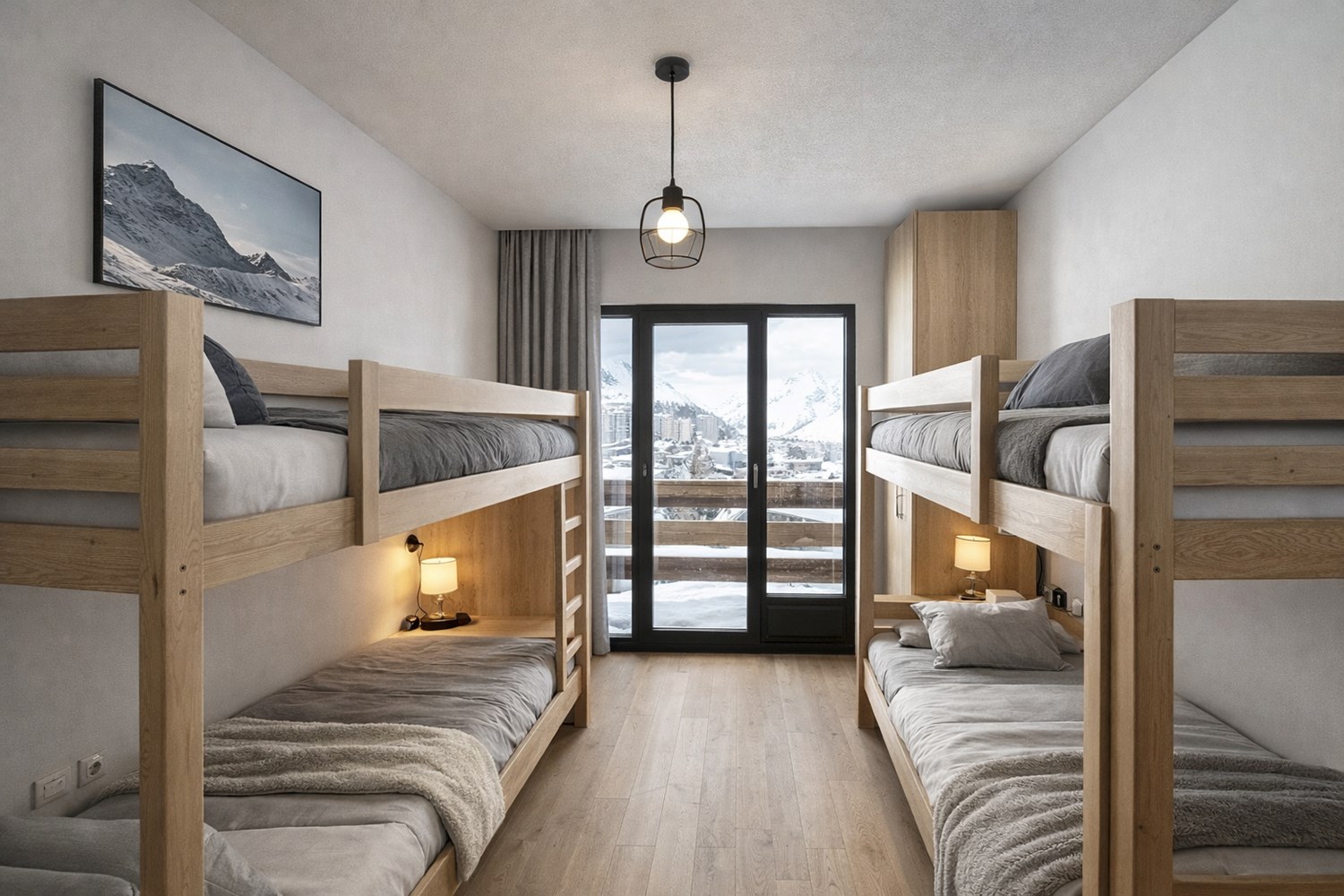 Top floor Apartment- 4 bedrooms