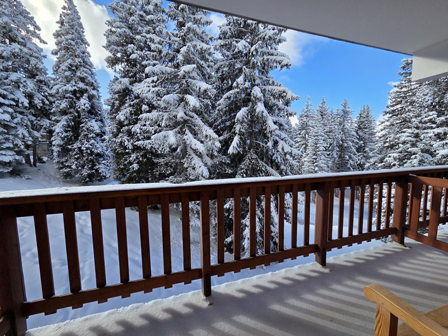 MÉRIBEL - APPARTEMENT RÉNOVÉ SKIS AUX PIEDS