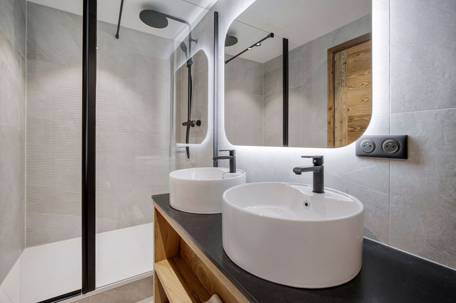 Rooftop apartment- Val Claret- Ski in ski out