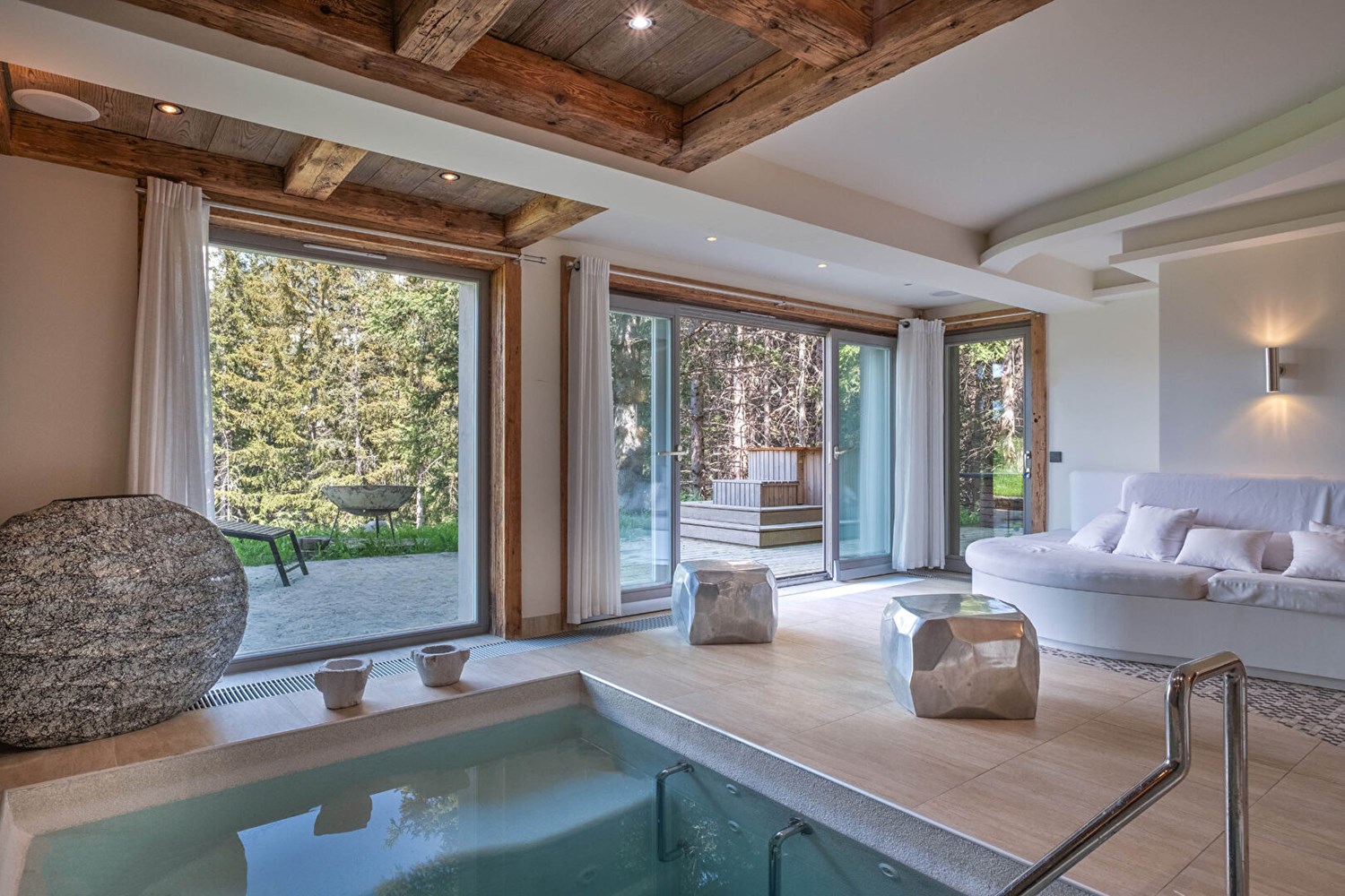 Chalet signature