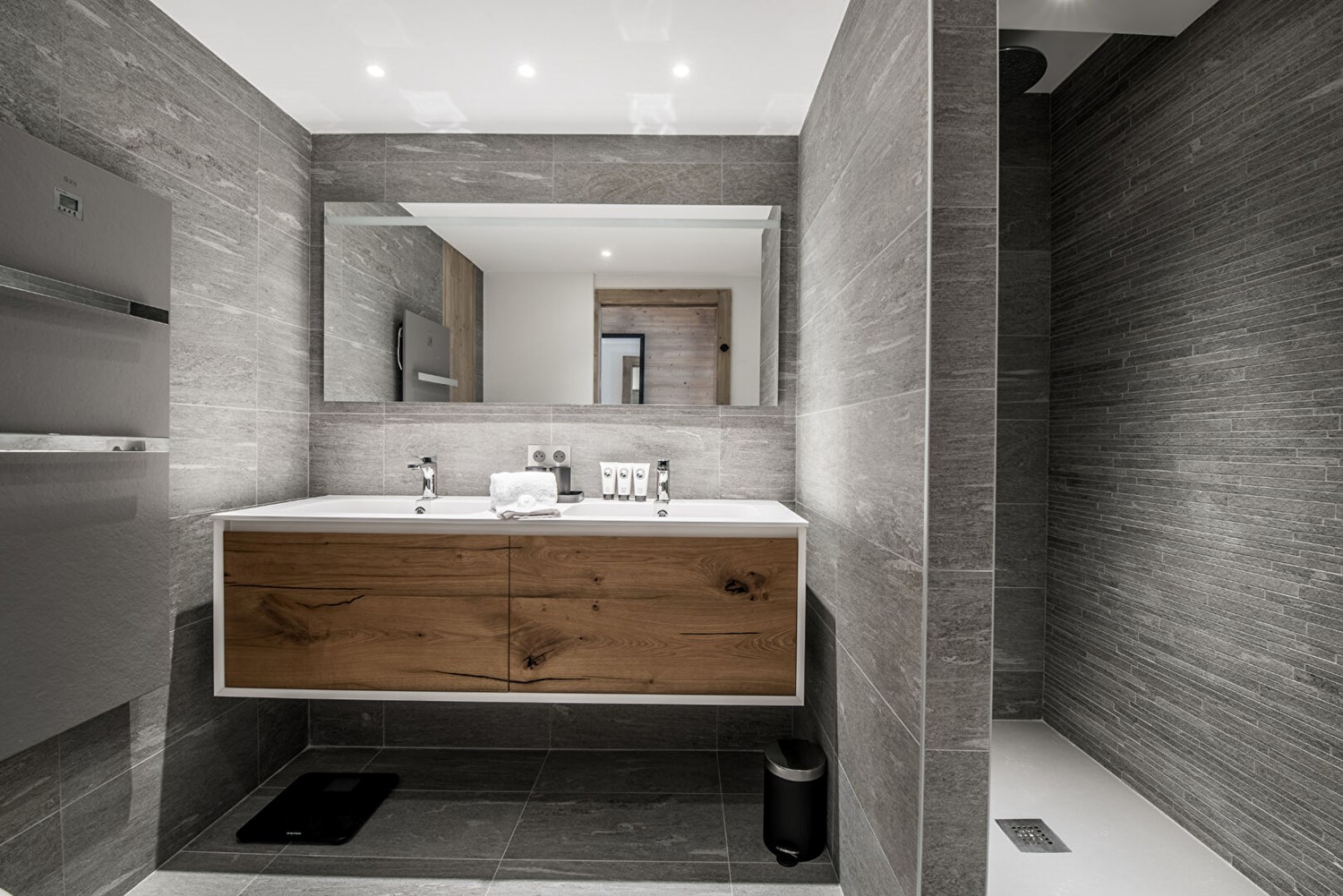 Appartement vue panoramique skis aux pieds Courchevel Village