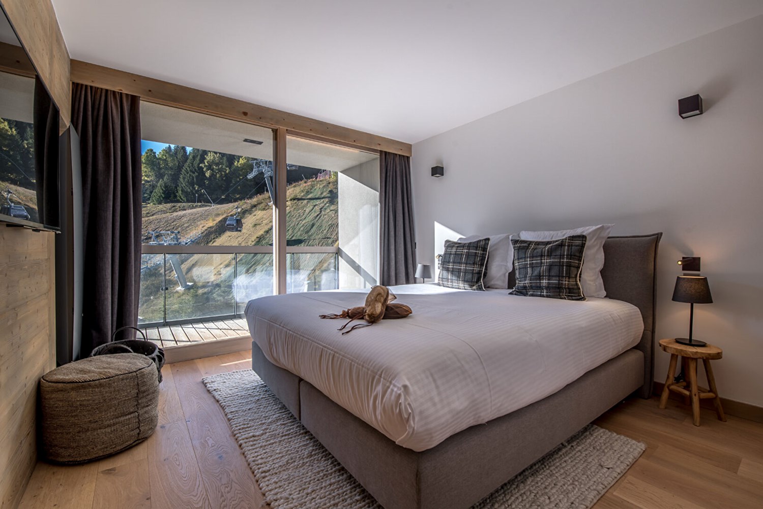 Courchevel Village - Ski-in / Ski-out Apartment
