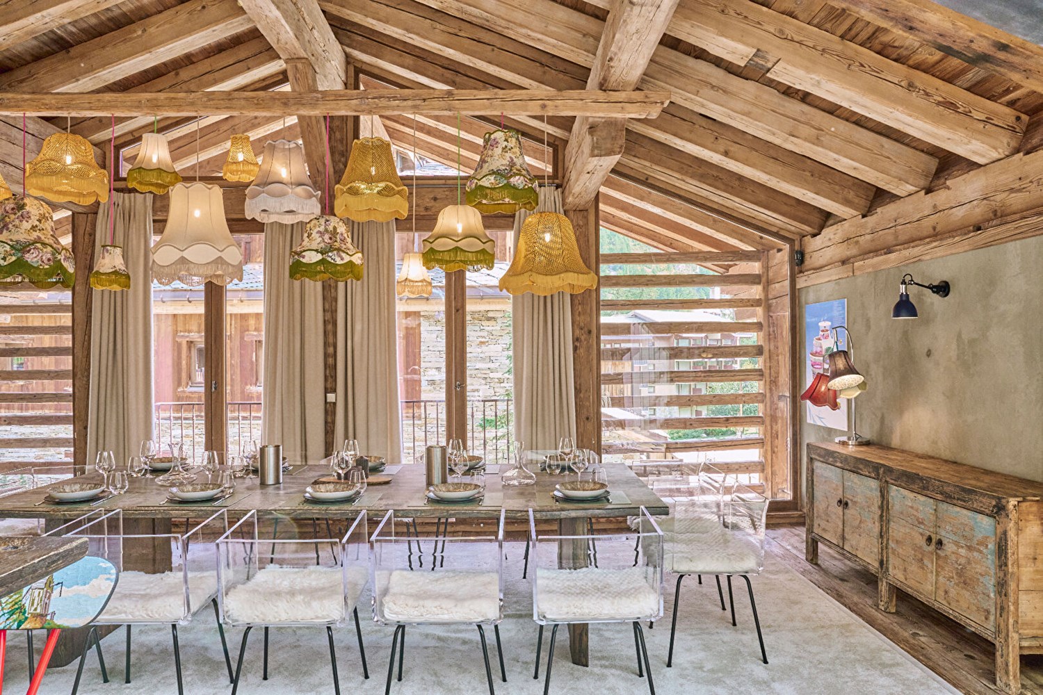 Chalet de réception avec piscine