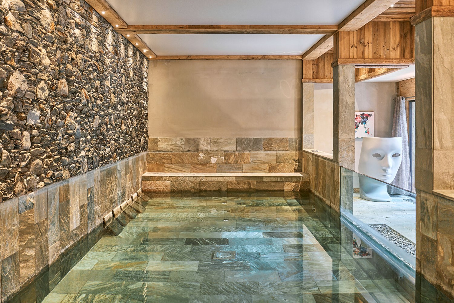 Chalet de réception avec piscine