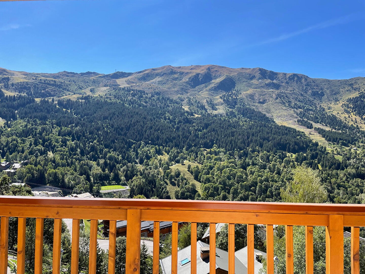 MÉRIBEL - BEL APPARTEMENT OUVERT SUR LES SOMMETS