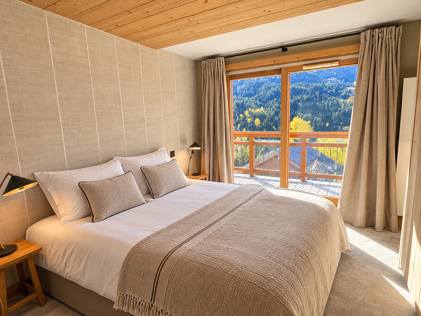 THE ELEGANCE OF A SKI-IN/SKI-OUT APARTMENT