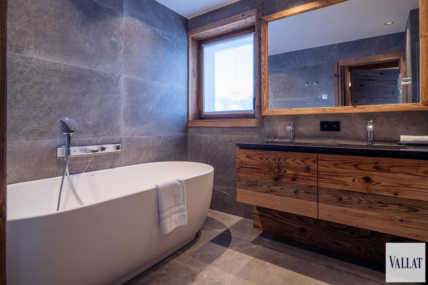 Chalet new property 6 rooms COURCHEVEL LE PRAZ - 317m2 5 460 000 €-4
