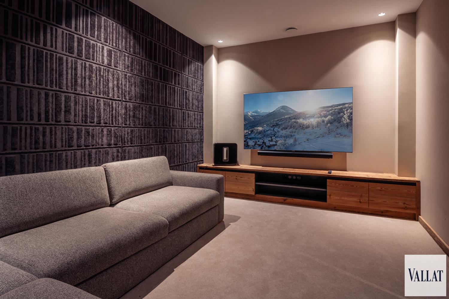 Chalet new property 6 rooms COURCHEVEL LE PRAZ - 317m2 5 460 000 €-5