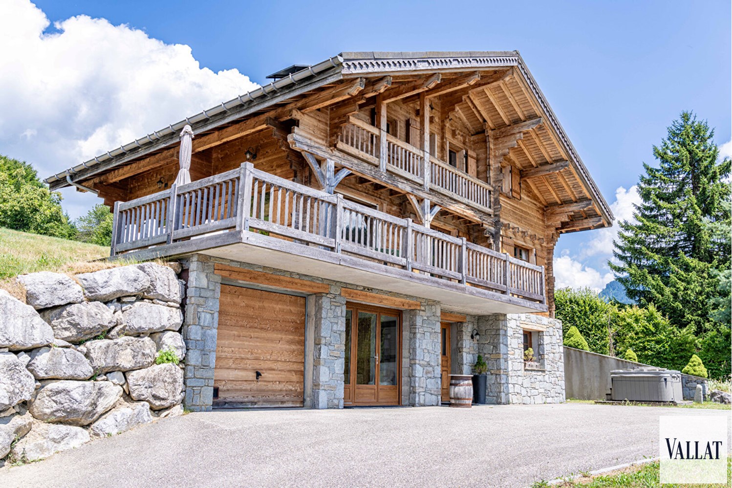 Sale chalet 7 rooms FLUMET - 205m2 1 200 000 €-1