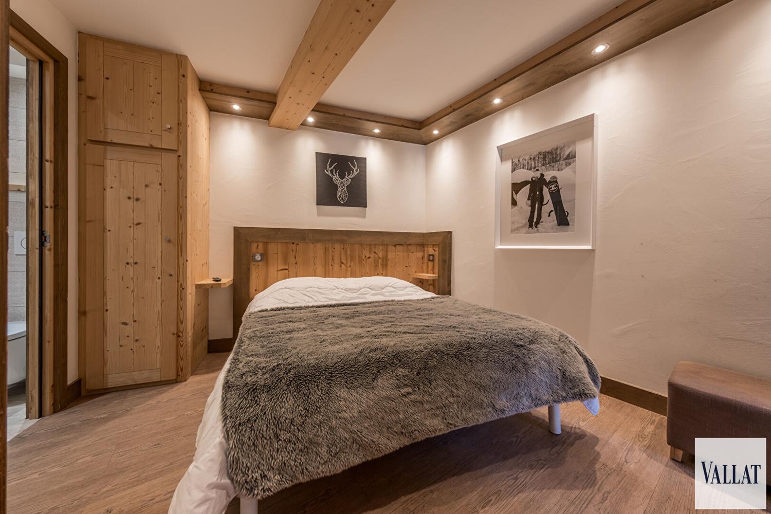 Sale apartment 4 rooms MERIBEL LES ALLUES - 67.45m2 920 000 €-3