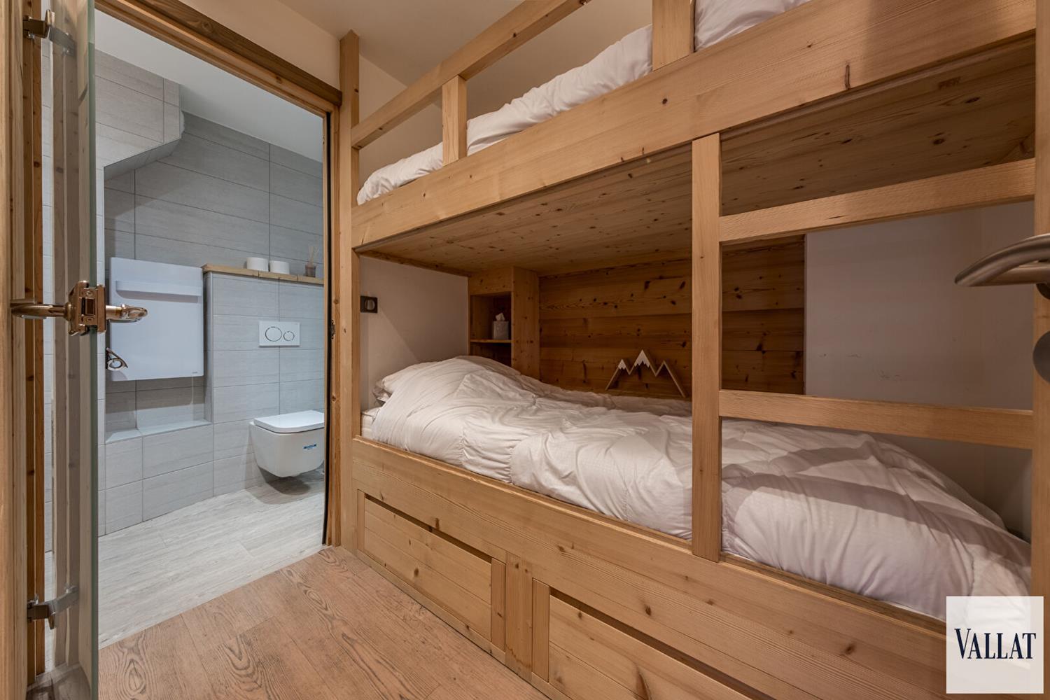 Sale apartment 4 rooms MERIBEL LES ALLUES - 67.45m2 920 000 €-5