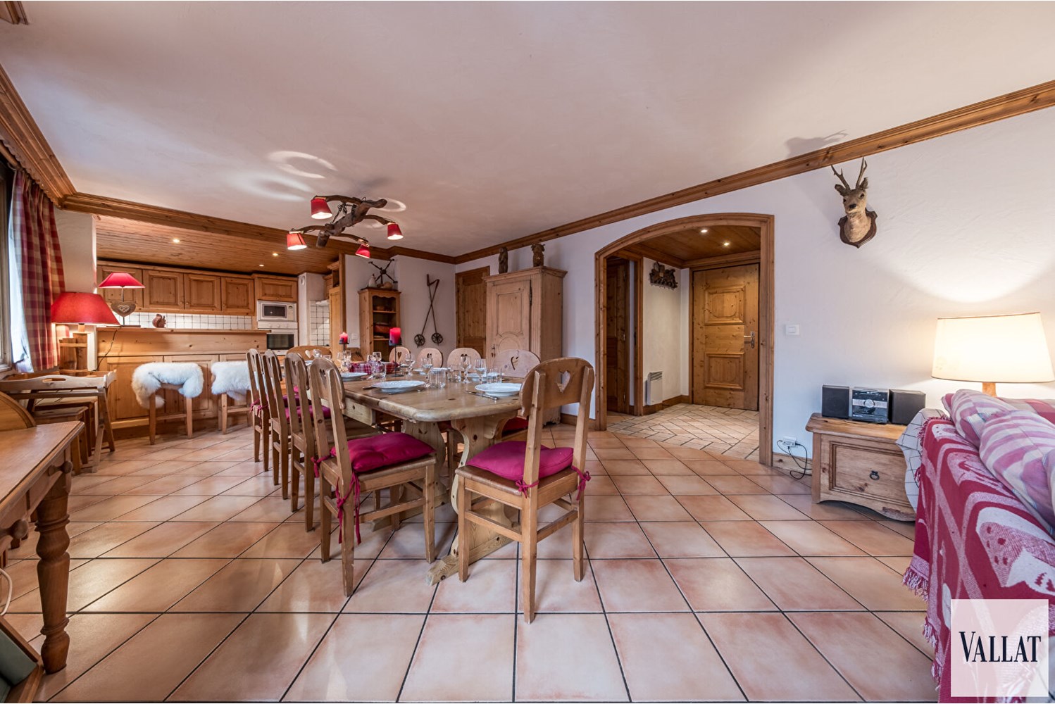 Sale apartment 6 rooms MERIBEL LES ALLUES - 125.53m2 1 995 000 €-1