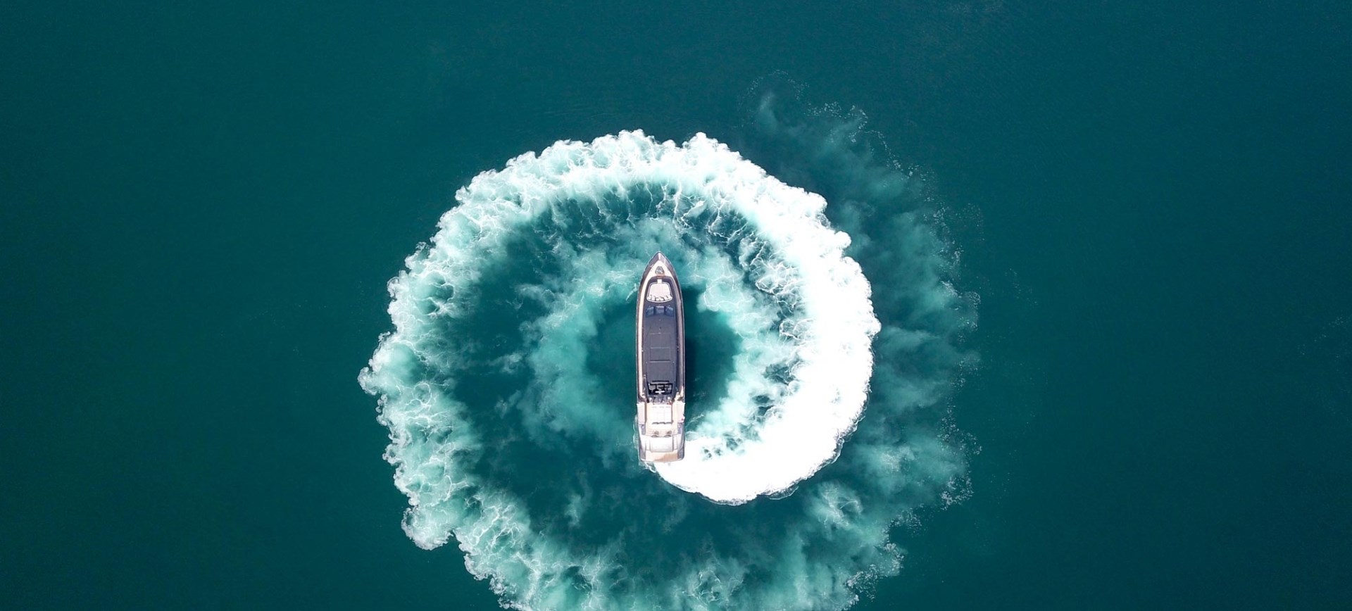 <span class="preTitre blanc">collection</span>plages & rivages